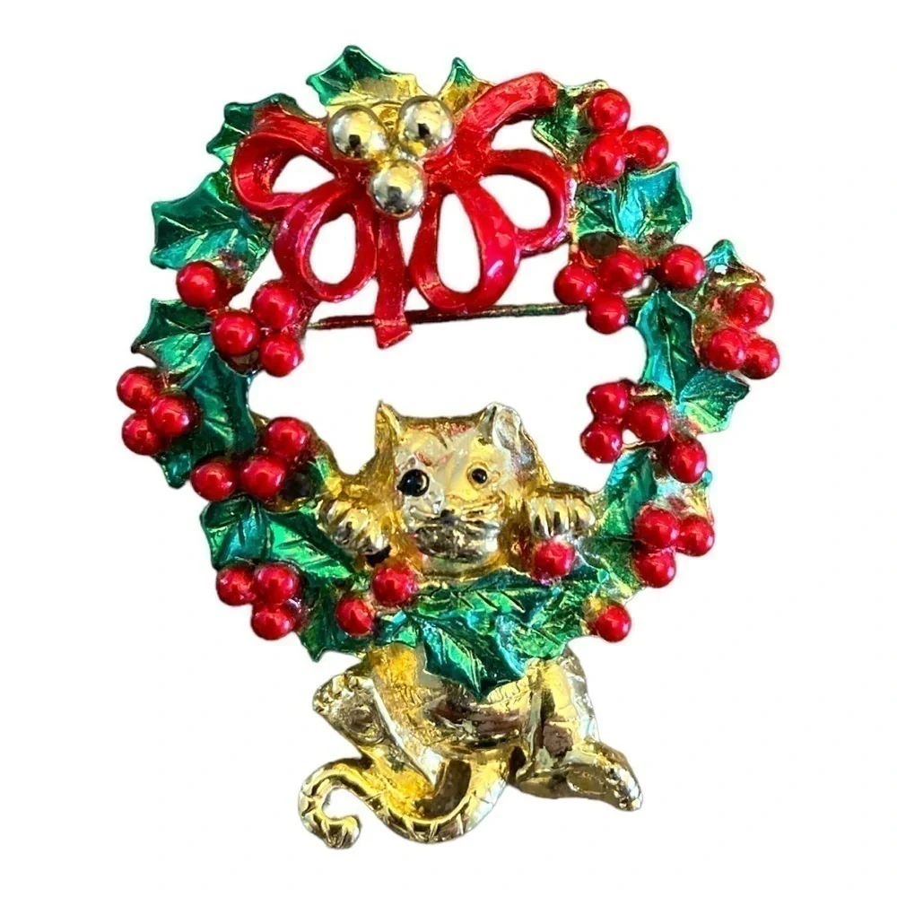 Vintage AJC Cat Christmas Wreath Brooch